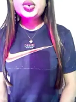 Snapshot of Cutie-Whiskey1 chatting on December 17, 2025, 7:41 pm Cutie-Whiskey1 online show from December 17, 2025, 7:41 pm