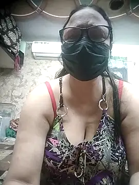 Snapshot of thehotlady chatting on November 5, 2025, 9:01 am thehotlady online show from November 5, 2025, 9:01 am