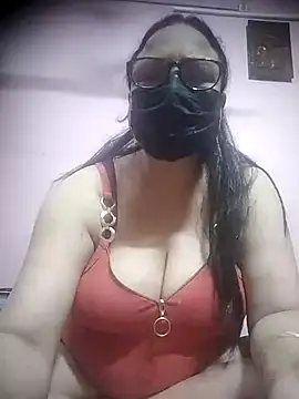 Snapshot of thehotlady chatting on November 7, 2025, 9:14 am thehotlady online show from November 7, 2025, 9:14 am