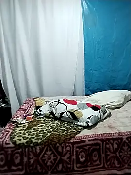 LaraCaliente online show from October 20, 2025, 11:49 pm