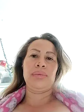 LaraCaliente online show from October 24, 2025, 12:37 pm