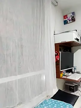 LaraCaliente online show from October 13, 2025, 7:54 am