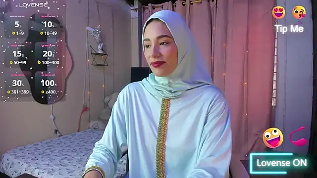 Snapshot of ShanaJamil chatting on December 2, 2025, 12:18 pm ShanaJamil online show from December 2, 2025, 12:18 pm