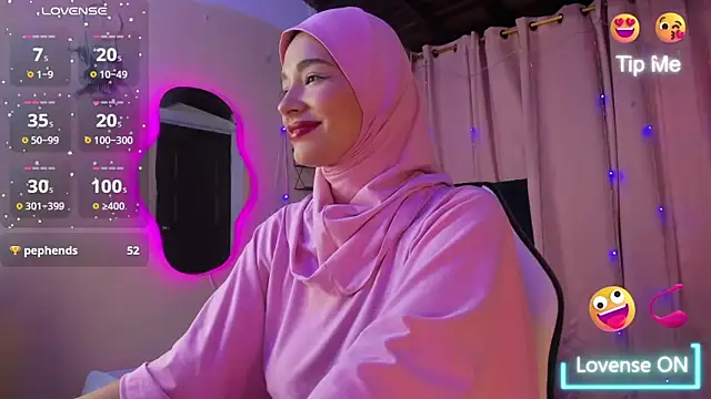 Snapshot of ShanaJamil chatting on October 25, 2025, 12:17 pm ShanaJamil online show from October 25, 2025, 12:17 pm