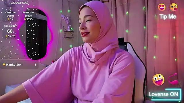 Snapshot of ShanaJamil chatting on October 16, 2025, 12:13 pm ShanaJamil online show from October 16, 2025, 12:13 pm