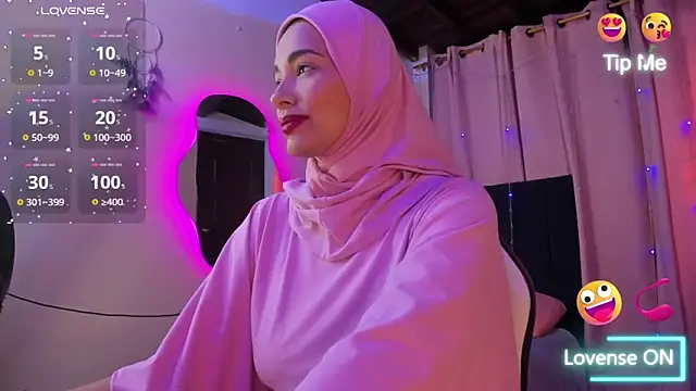 Snapshot of ShanaJamil chatting on October 1, 2025, 12:20 pm ShanaJamil online show from October 1, 2025, 12:20 pm