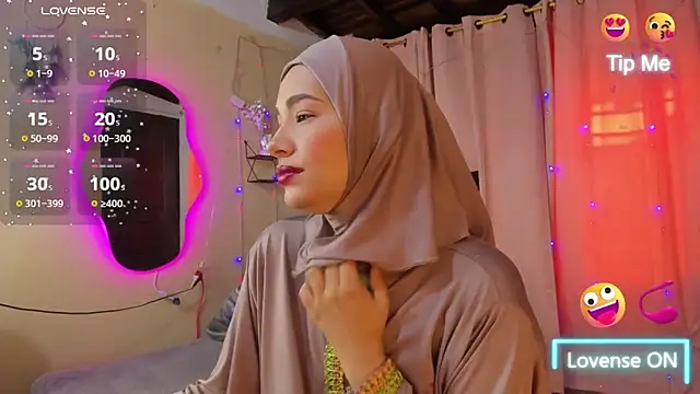 Snapshot of ShanaJamil chatting on September 25, 2025, 12:11 pm ShanaJamil online show from September 25, 2025, 12:11 pm