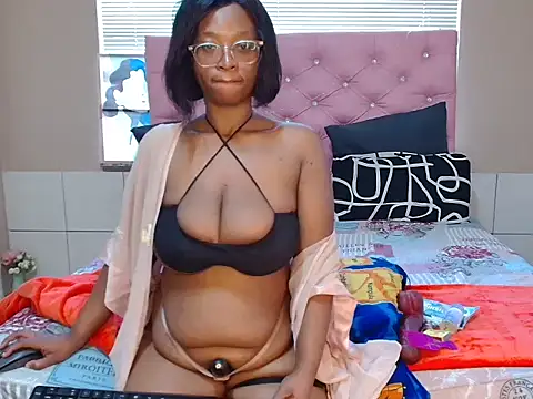 Snapshot of YummyChocTits chatting on September 20, 2025, 10:31 am YummyChocTits online show from September 20, 2025, 10:31 am