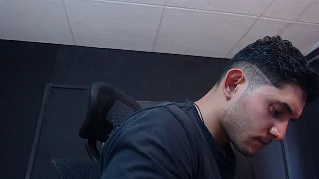 Snapshot of RichardMilleer chatting on March 4, 2026, 4:26 pm RichardMilleer online show from March 4, 2026, 4:26 pm