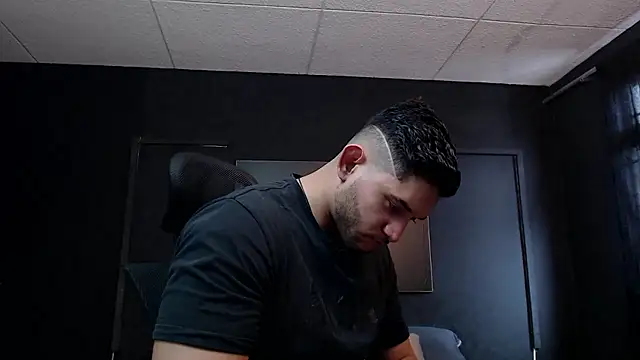 Snapshot of RichardMilleer chatting on January 14, 2026, 2:20 pm RichardMilleer online show from January 14, 2026, 2:20 pm