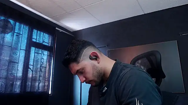 Snapshot of RichardMilleer chatting on February 11, 2026, 1:44 pm RichardMilleer online show from February 11, 2026, 1:44 pm