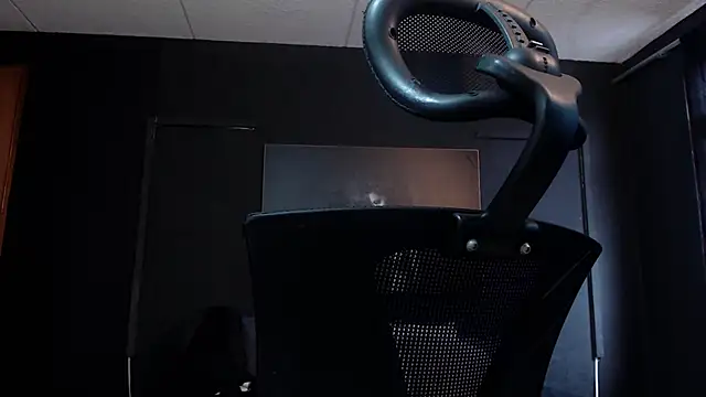 Snapshot of RichardMilleer chatting on December 4, 2025, 12:59 pm RichardMilleer online show from December 4, 2025, 12:59 pm