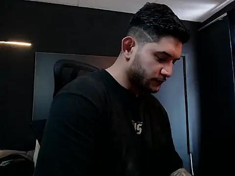 Snapshot of RichardMilleer chatting on October 23, 2025, 2:16 pm RichardMilleer online show from October 23, 2025, 2:16 pm