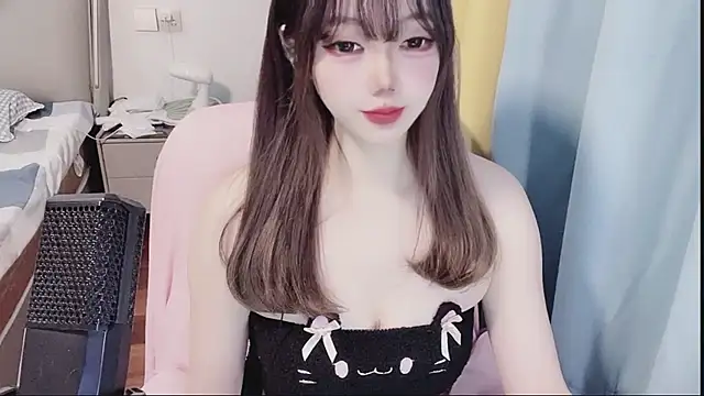 Snapshot of Lucky_Cici chatting on July 8, 2026, 7:47 pm Lucky Cici online show from July 8, 2026, 7:47 pm