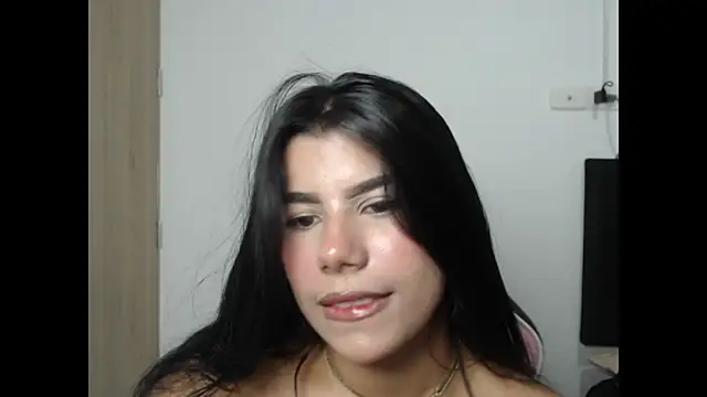 Snapshot of MayaScott11 chatting on September 14, 2025, 5:24 pm MayaScott11 online show from September 14, 2025, 5:24 pm