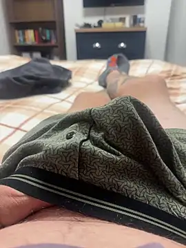 Snapshot of tdjw92 chatting on December 1, 2025, 4:19 pm tdjw92 online show from December 1, 2025, 4:19 pm