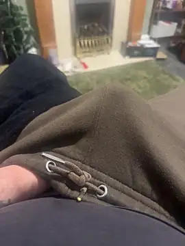 Snapshot of tdjw92 chatting on December 15, 2025, 8:58 pm tdjw92 online show from December 15, 2025, 8:58 pm