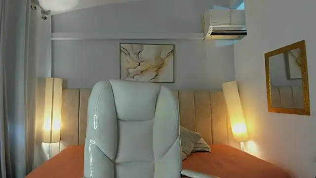 Snapshot of Anntonellaa chatting on December 5, 2025, 7:12 pm Anntonellaa online show from December 5, 2025, 7:12 pm