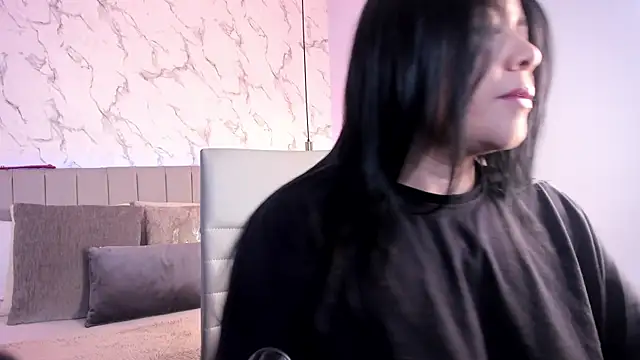 Amber Santana online show from November 13, 2025, 9:51 pm