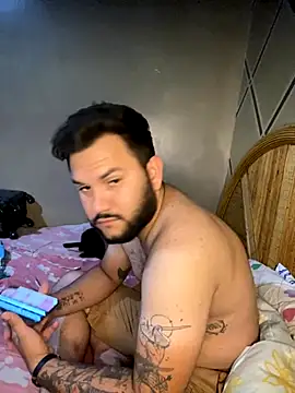 coupleyys online show from November 30, 2025, 8:42 pm