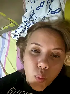 coupleyys online show from December 20, 2025, 3:53 am