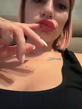 Snapshot of pussyhotdoll chatting on September 21, 2025, 4:50 am pussyhotdoll online show from September 21, 2025, 4:50 am