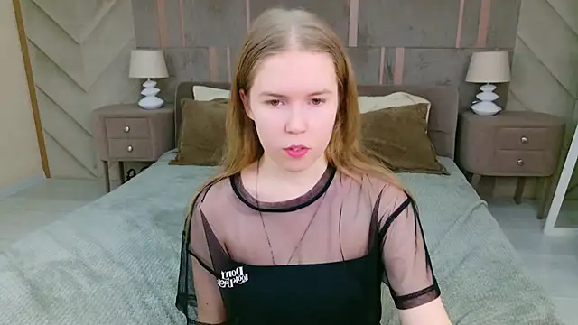 Snapshot of Alida_Brice chatting on November 24, 2025, 5:40 am Alida Brice online show from November 24, 2025, 5:40 am