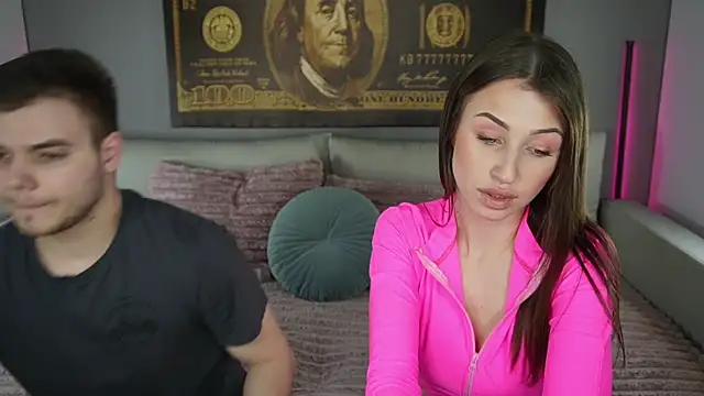 Snapshot of Vikki_George chatting on September 14, 2025, 7:47 pm Vikki George online show from September 14, 2025, 7:47 pm