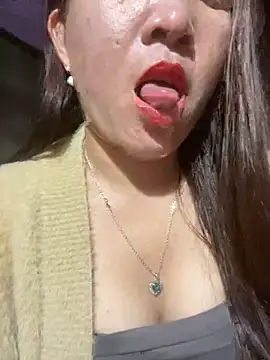 Luna-ass online show from December 17, 2025, 12:21 pm