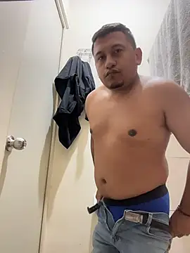 Snapshot of dannybs05 chatting on November 11, 2025, 4:40 am dannybs05 online show from November 11, 2025, 4:40 am