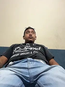 Snapshot of dannybs05 chatting on November 17, 2025, 1:31 am dannybs05 online show from November 17, 2025, 1:31 am