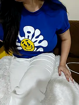 sassy aly007 online show from November 12, 2025, 4:33 pm