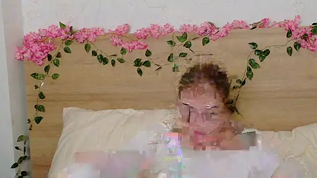 Lilith Bonheur online show from October 18, 2025, 8:11 pm