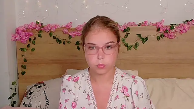 Lilith Bonheur online show from October 16, 2025, 8:06 pm