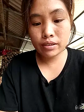 Luyen004 online show from April 24, 2026, 6:04 am