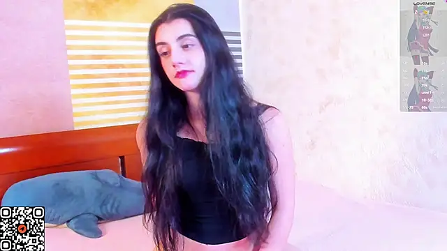 Snapshot of MelanieMooor chatting on December 15, 2025, 5:19 pm MelanieMooor online show from December 15, 2025, 5:19 pm