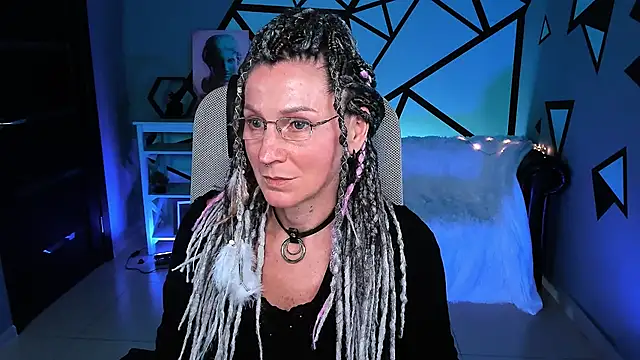 Snapshot of UmaSpace chatting on September 25, 2025, 2:01 pm UmaSpace online show from September 25, 2025, 2:01 pm