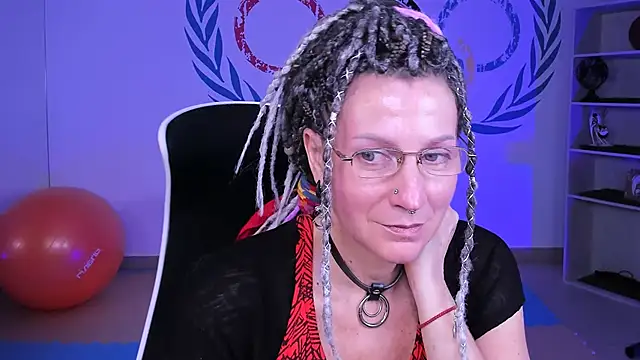 Snapshot of UmaSpace chatting on September 30, 2025, 1:06 pm UmaSpace online show from September 30, 2025, 1:06 pm