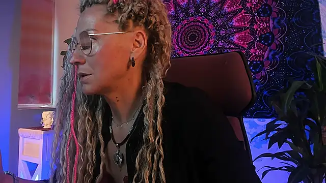 Snapshot of UmaSpace chatting on May 29, 2026, 5:24 am UmaSpace online show from May 29, 2026, 5:24 am
