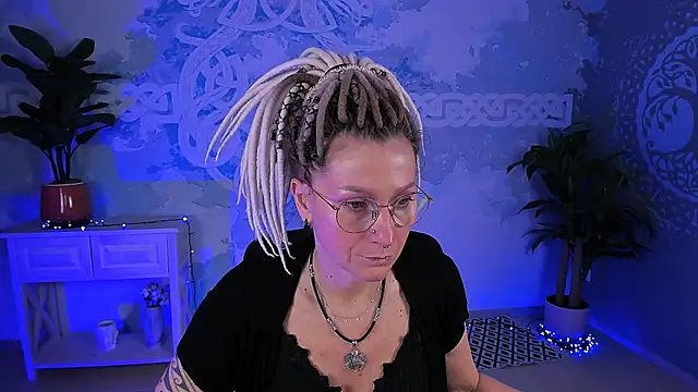 Snapshot of UmaSpace chatting on April 28, 2026, 5:23 am UmaSpace online show from April 28, 2026, 5:23 am