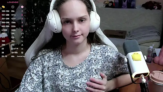 Snapshot of SharybbFace chatting on January 7, 2026, 5:29 pm SharybbFace online show from January 7, 2026, 5:29 pm