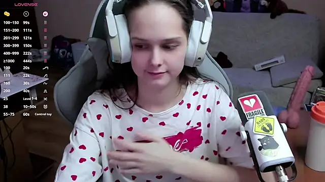 Snapshot of SharybbFace chatting on February 4, 2026, 3:07 pm SharybbFace online show from February 4, 2026, 3:07 pm