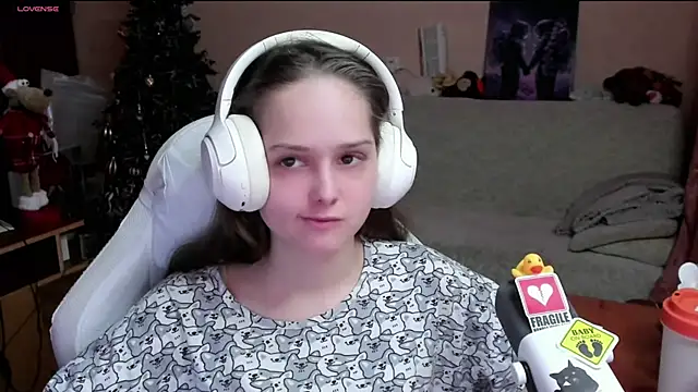 Snapshot of SharybbFace chatting on January 14, 2026, 3:15 pm SharybbFace online show from January 14, 2026, 3:15 pm