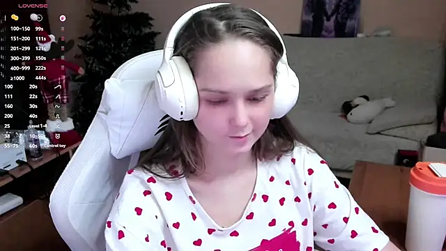 Snapshot of SharybbFace chatting on December 1, 2025, 3:13 pm SharybbFace online show from December 1, 2025, 3:13 pm