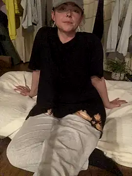 Snapshot of Mia_Winters chatting on December 14, 2025, 8:58 pm Mia Winters online show from December 14, 2025, 8:58 pm