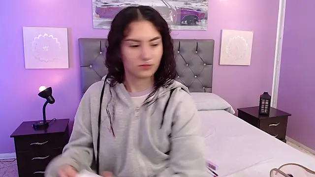 Sabriinaa Foxx online show from November 17, 2025, 2:32 pm