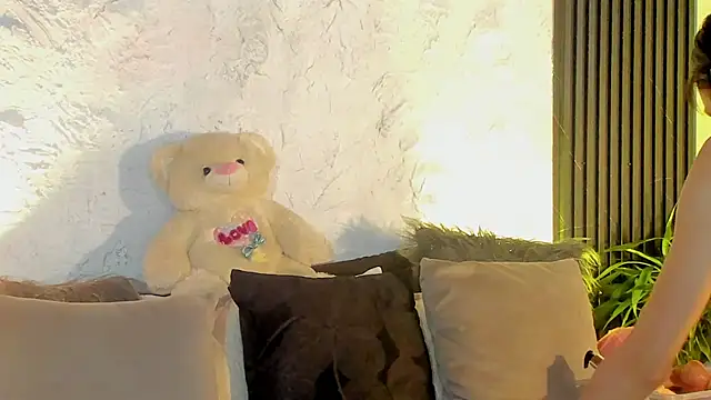 Snapshot of joselin_rouse chatting on December 15, 2025, 12:11 pm joselin rouse online show from December 15, 2025, 12:11 pm