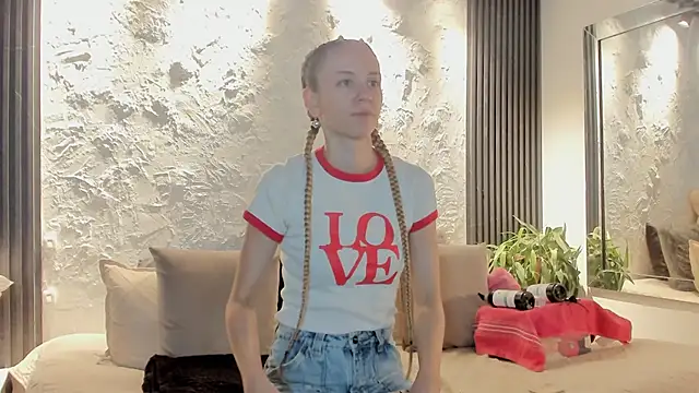 joselin rouse online show from April 17, 2026, 12:52 pm