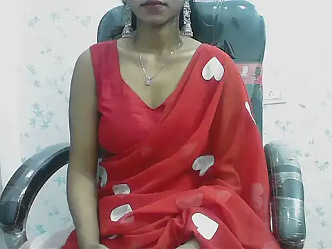 short girl  online show from March 29, 2026, 4:19 pm