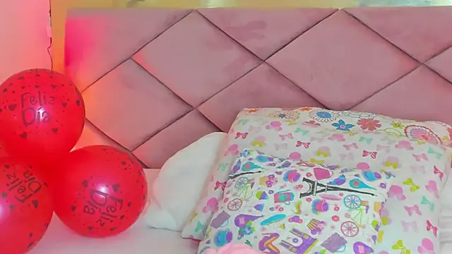 ChloeLaurentt online show from February 16, 2026, 10:29 pm